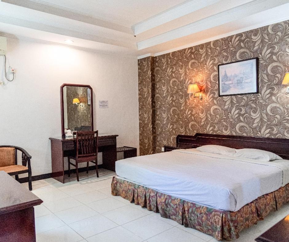 Melin Hotel Tanjungpinang Exterior photo